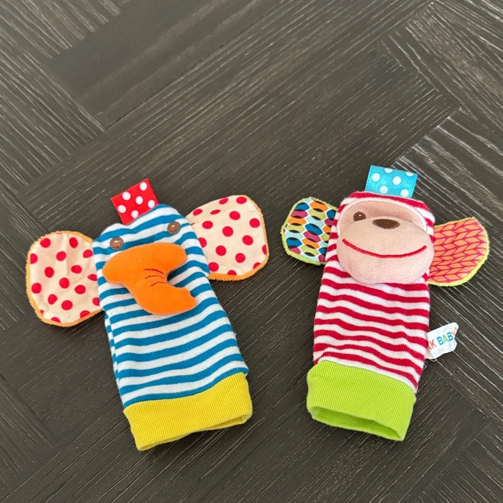 Baby Foot Finder Sock & Wrist Rattle Set 6–12M | Elephant Monkey Sensory Toy Gif - Picture 5 of 5